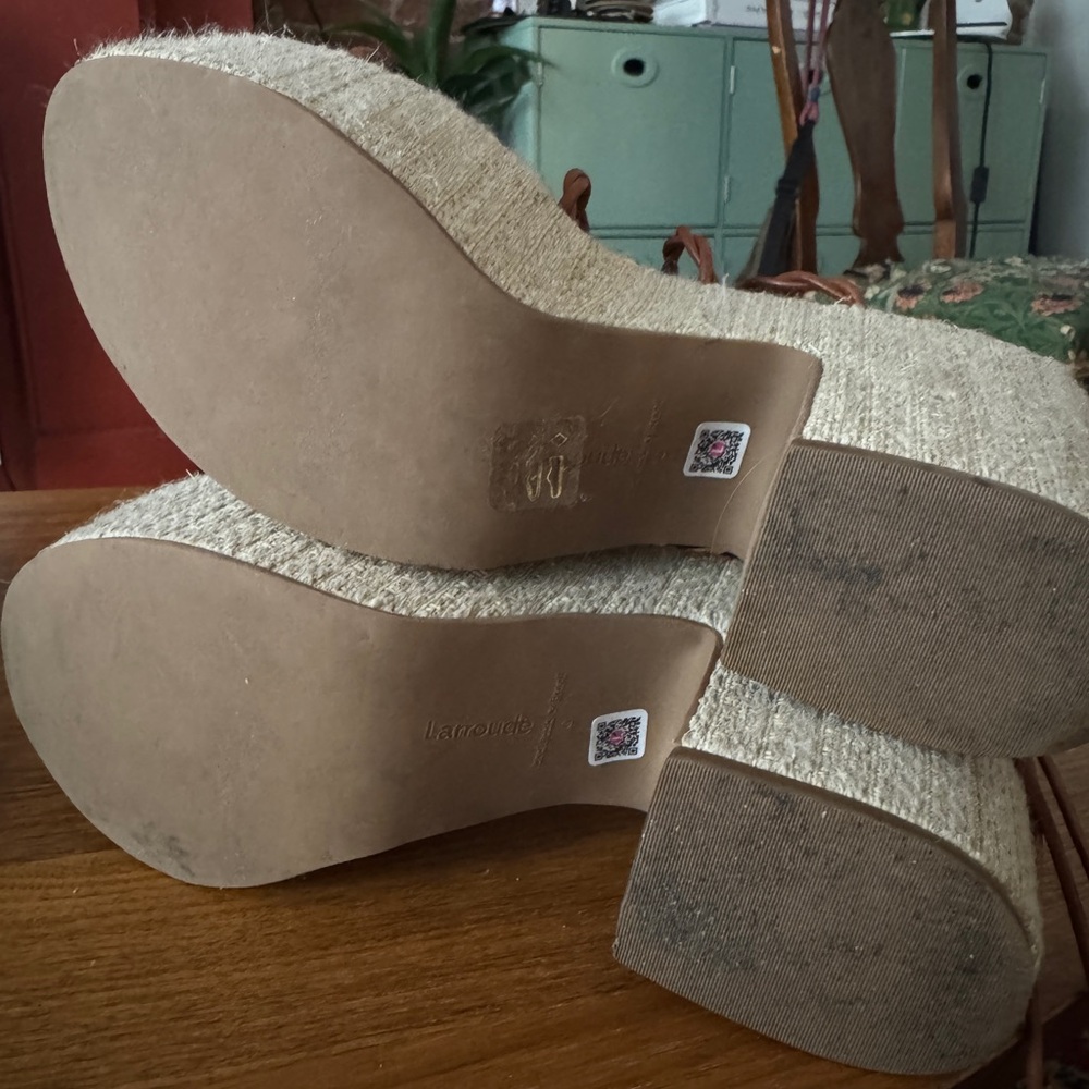 Larroude Coco Sandal - Picture 4 of 4